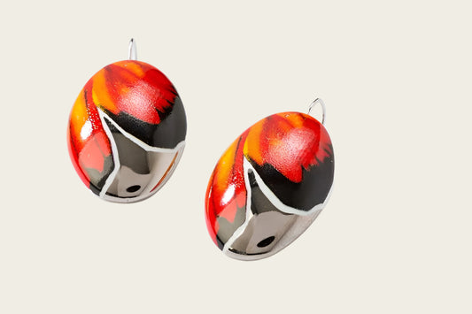 Vlinder Collectie rood en platina ovaal porseleinen oorhangers