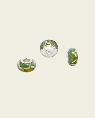 Zilveren glas bead - deco bloemmotief