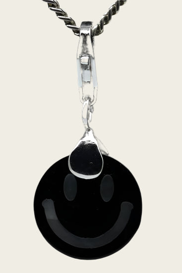 Zilveren Smiley zwart hanger en/of bedel