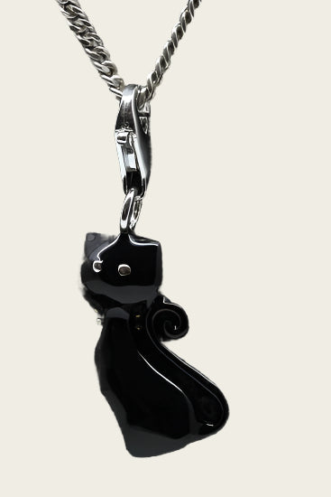 Zilveren Kat zittend zwart hanger en/of bedel