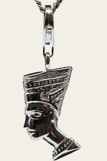 Zilveren Nefertiti hanger en/of bedel