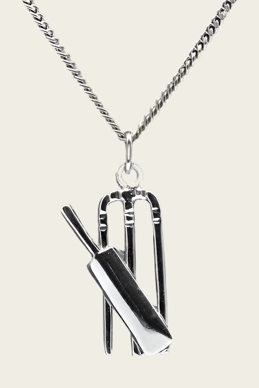 Zilveren Whicket met Cricket bat ketting hanger
