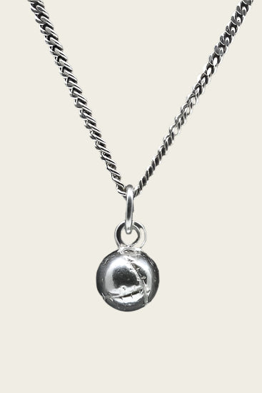 Zilveren Kaatsbal klein massief ketting hanger
