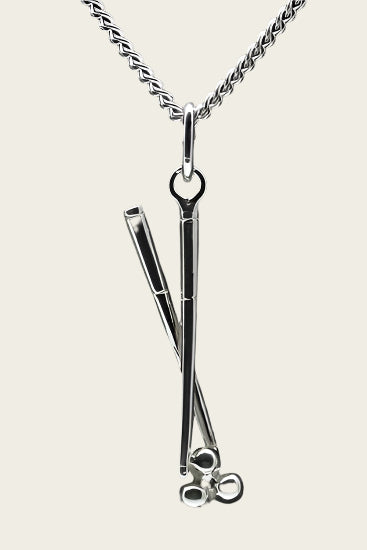 Zilveren Biljartkeu ketting hanger - met bal