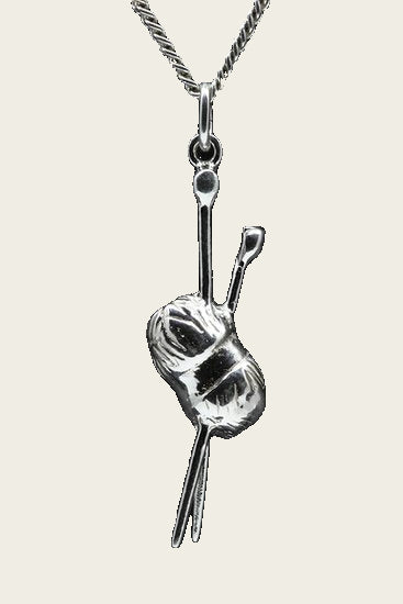 Zilveren Breiwerk wol en pennen ketting hanger