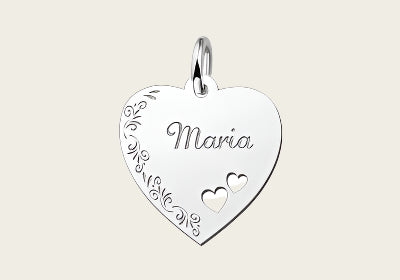 Zilveren graveerplaatje Hart met 2 hartjes en bloemenrand ketting hanger