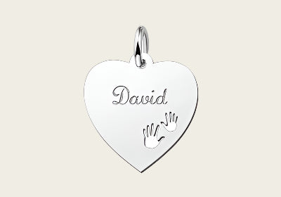 Zilveren graveerplaatje Hart met handjes ketting hanger