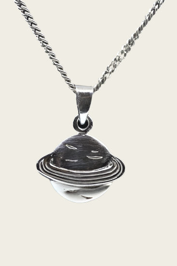Zilveren Planeet met ring ketting hanger