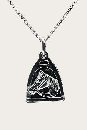 Zilveren Paardenhoofd stijgbeugel ketting hanger
