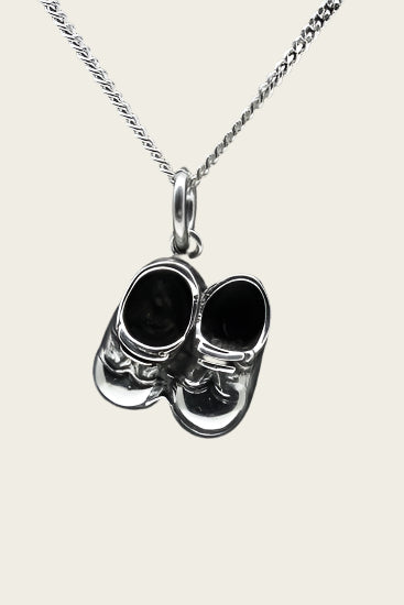 Zilveren Babyschoentjes jongen ketting hanger