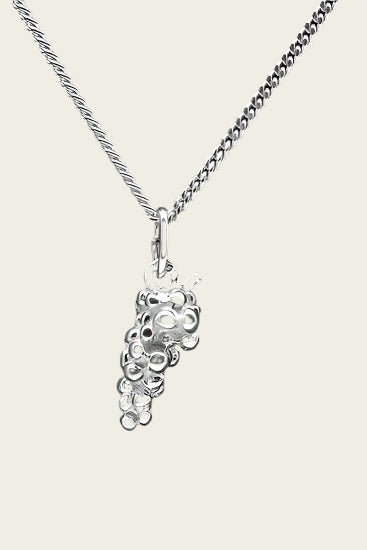 Zilveren Tros druiven ketting hanger