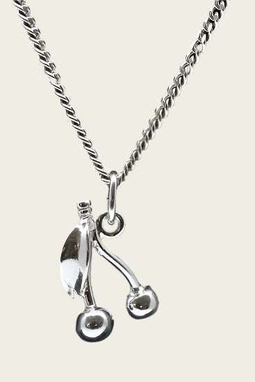 Zilveren Kersen klein ketting hanger