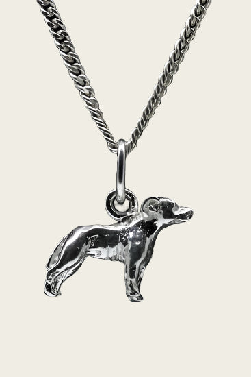 Zilveren Staffordshire bull terrier oren ongecoupeerd ketting hanger - klein