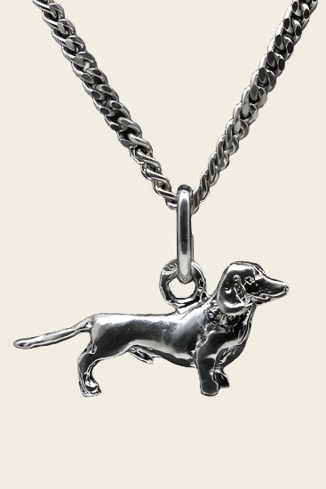 Zilveren Teckel korthaar ketting hanger - klein