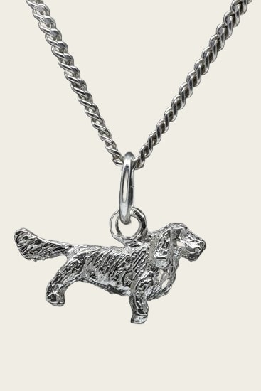 Zilveren Engelse springer spaniel met staart ketting hanger - klein