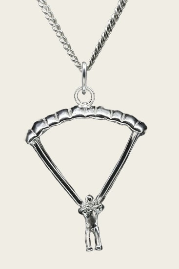 Zilveren Parachutist groot ketting hanger
