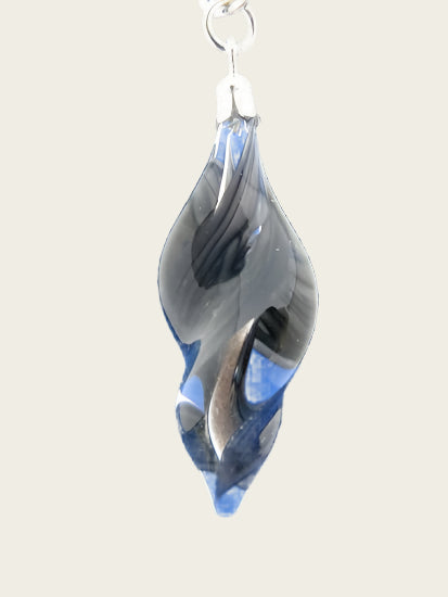 As & herdenkingshanger twist in glas hand geblazen
