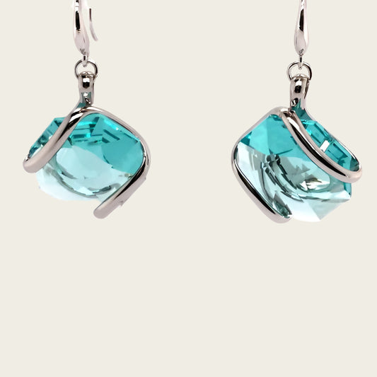Oorhangers design middel met zeegroen swarovski kristal