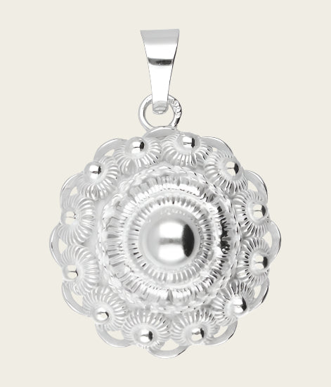 Zilveren Zeeuwse knop knoop 23 mm. ketting hanger