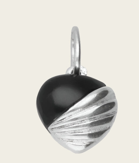 Silver Heart Ribbed with Onyx Necklace Pendant