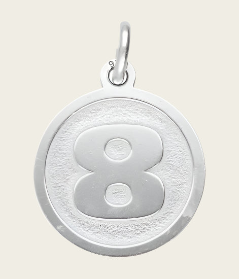 Silver number 8 round matt-gloss necklace pendant