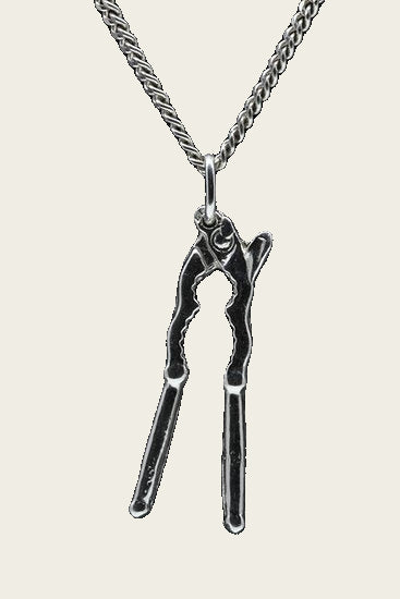 Zilveren Notenkraker ketting hanger
