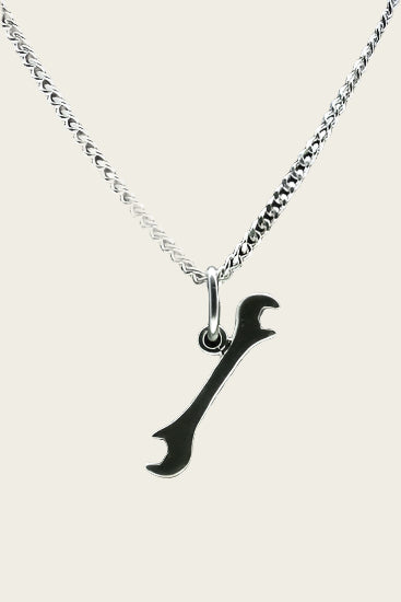 Zilveren Steeksleutel ketting hanger - klein