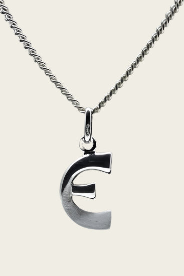 Zilveren Letter E ketting hanger - mat/glans