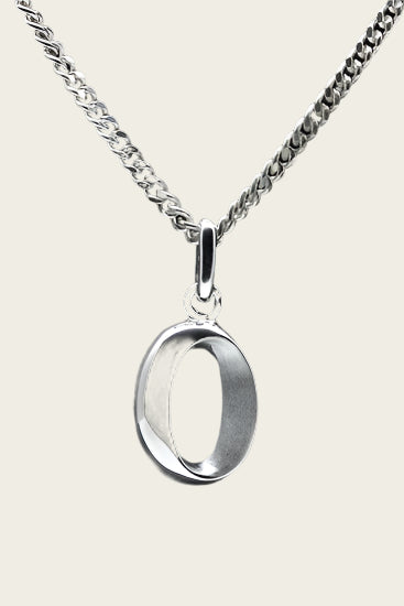 Zilveren Letter O ketting hanger - mat/glans