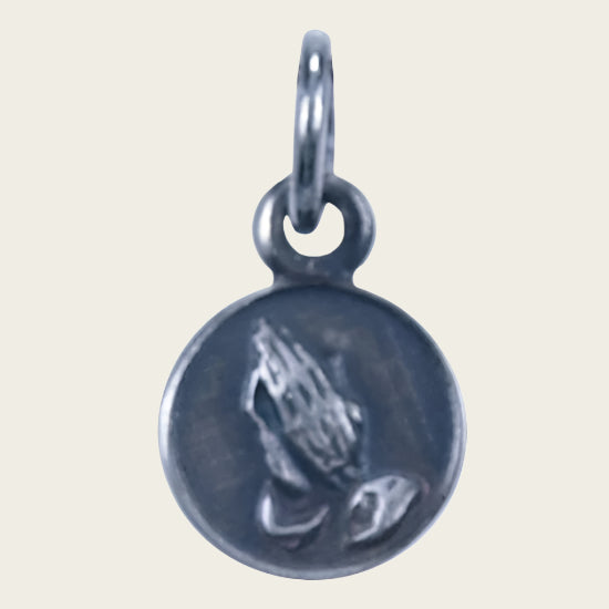 Zilveren Gebedshouding ketting hanger