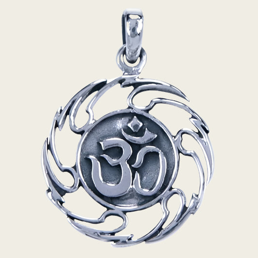 Zilveren Aum in rad ketting hanger