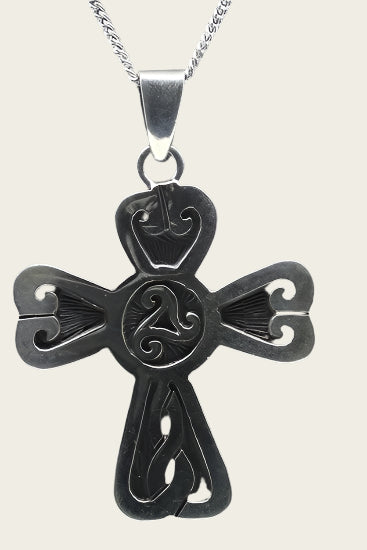 Zilveren Keltisch kruis met triskel ketting hanger