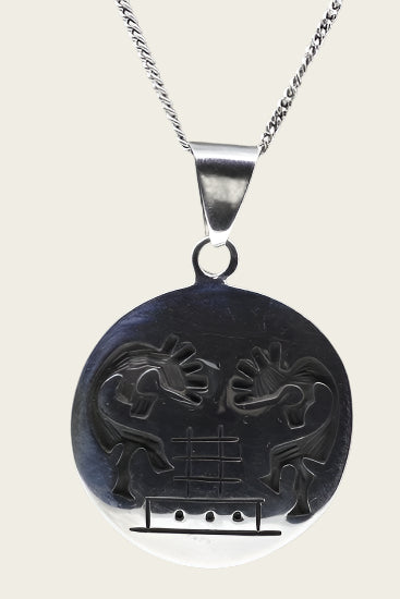 Zilveren Indiaan Kokopelli rond duo hopi style ketting hanger