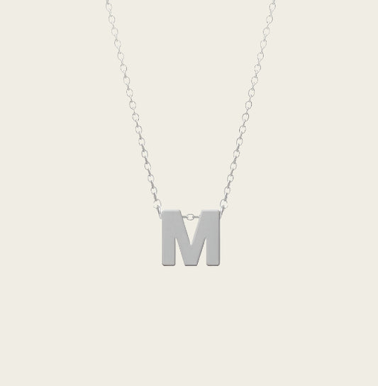 RVS Letter M hanger + ketting  45-50 cm in edelstaal
