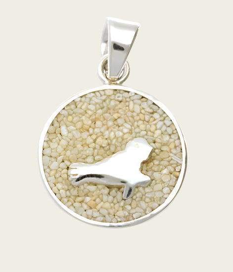 Zilveren Zeehond met strandzand kettinghanger