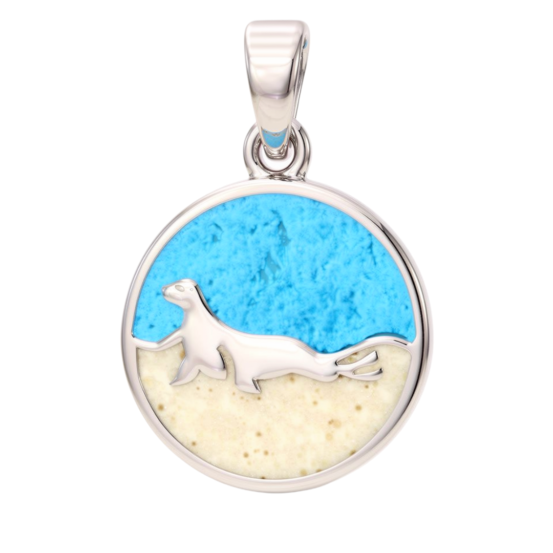 Zilveren hanger Zeehond aan zee met echt zand KHZ-5762