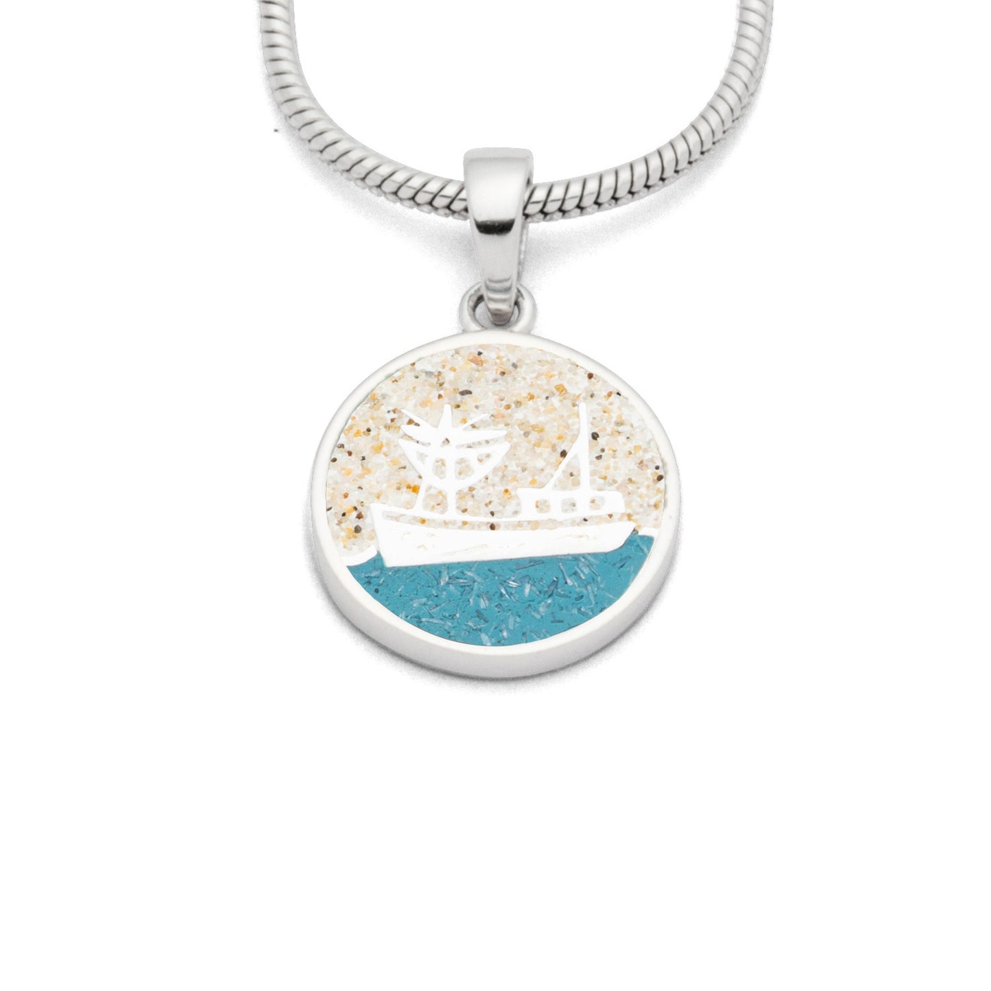 Zilveren ketting hanger Vissersboot in zee met echt zand KHZ-5767-2